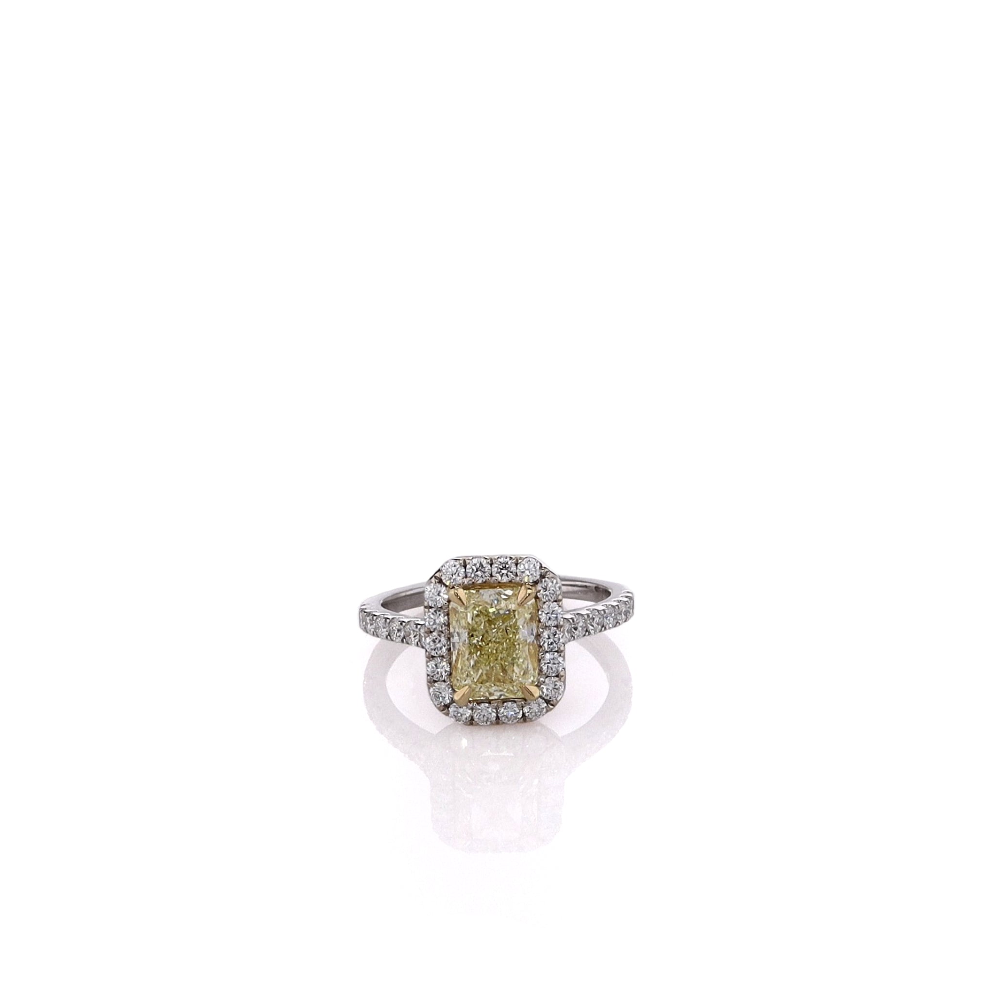 18k White and Yellow Gold Ring with Rectangular Center Yellow and White Diamonds