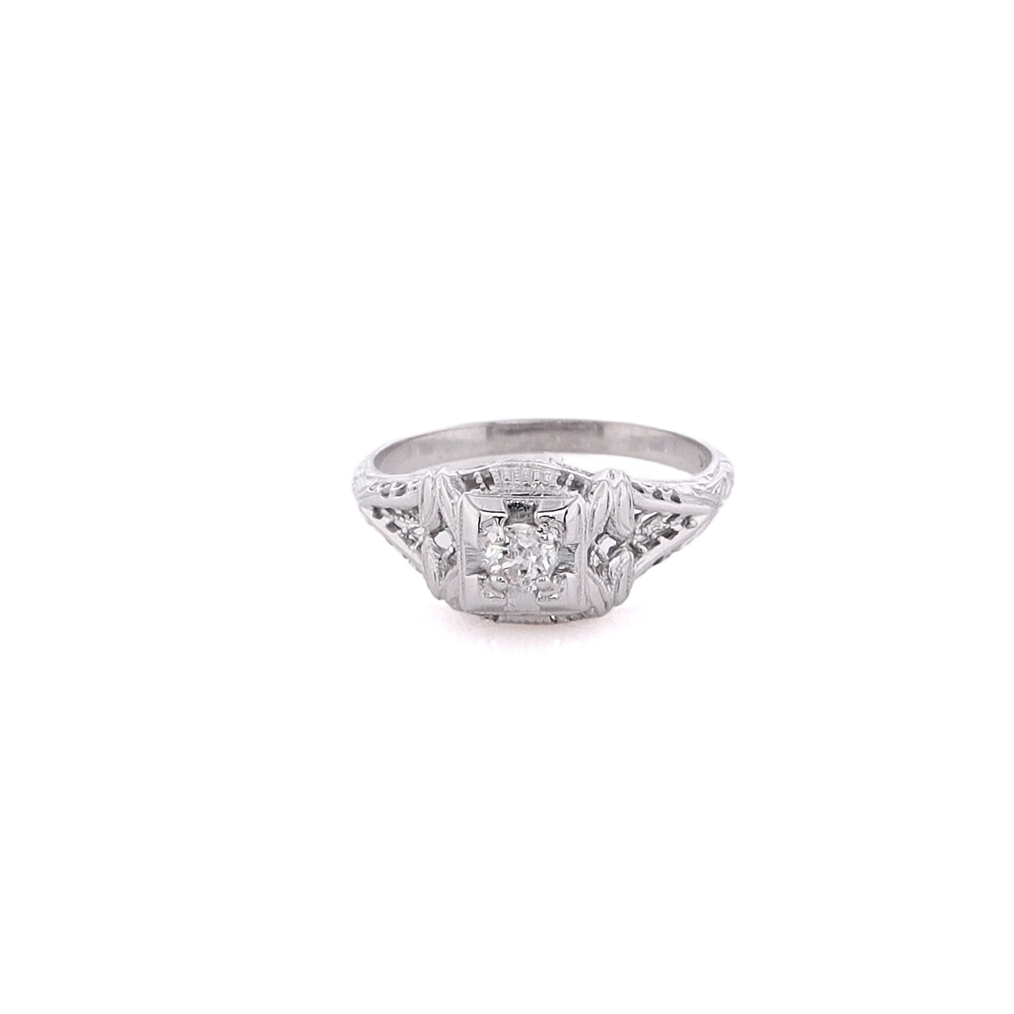 Exquisite 18 Karat White Gold Diamond Ring with Illusion Head Design