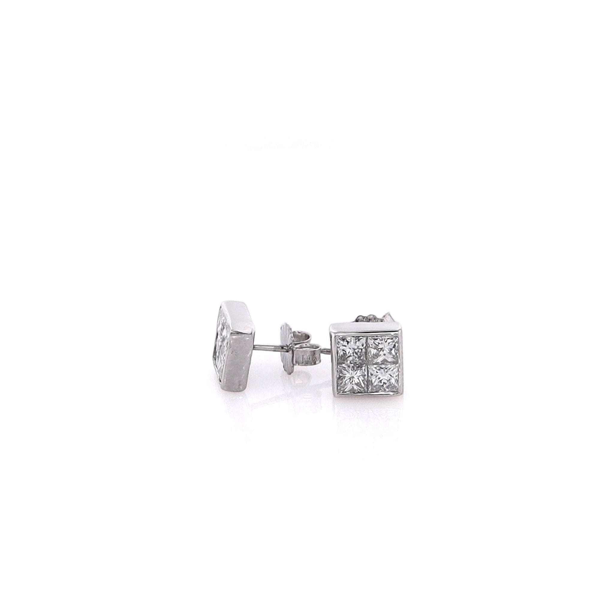 Exquisite Estate 14 Karat White Gold Diamond Stud Earrings for Elegant Wear